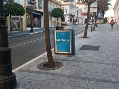 Mupi publicitario de 70x100 cm en San Pedro de Alcántara, Málaga