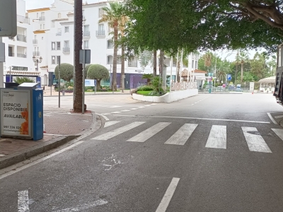 Mupi publicitario de 100x70 cm en Marbella, Málaga