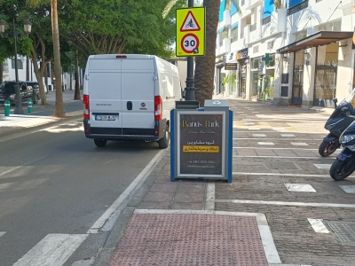 Mupi publicitario de 70x100 cm en Marbella, Málaga