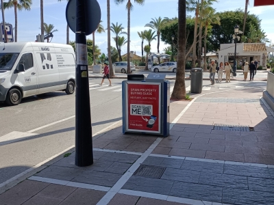 Mupi publicitario de 100x70 cm en Marbella, Málaga