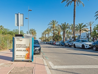 Mupi publicitario de 176x120 cm en Marbella, Málaga