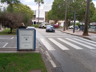 Papelera publicitaria de 100x70 cm en Marbella, Málaga