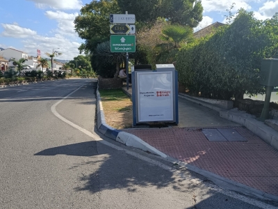 Mupi publicitario digital de 70x100 cm en Marbella, Málaga
