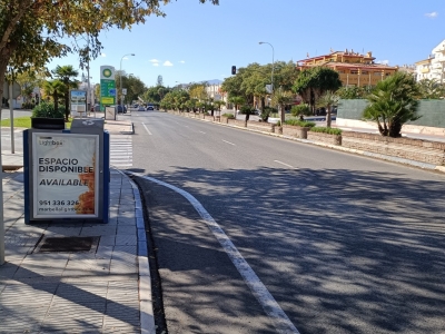 Papelera publicitaria de 100x70 cm en Marbella, Málaga