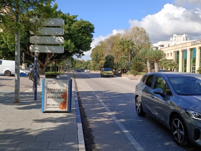 Mupi publicitario de 100x70 cm en Marbella, Málaga