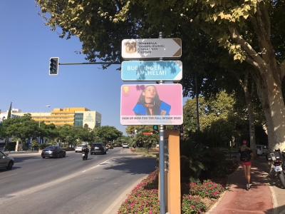 Poste publicitario de 150x50 cm en Marbella, Málaga