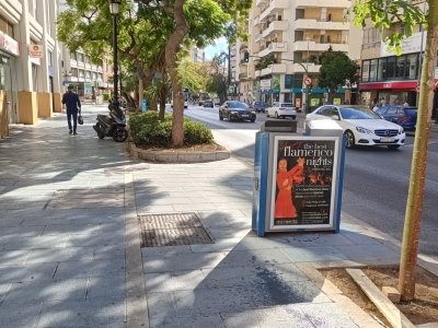 Papelera publicitaria de 100x70 cm en Marbella, Málaga