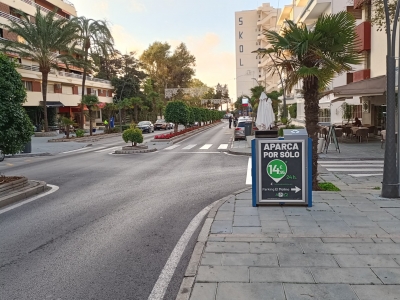 Mupi publicitario de 100x70 cm en Marbella, Málaga