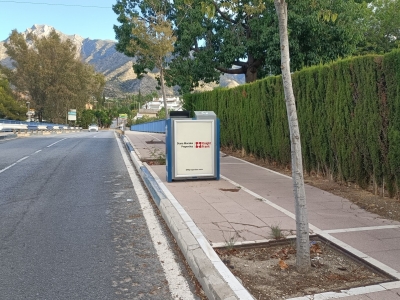 Mupi publicitario de 70x100 cm en San Pedro de Alcántara, Málaga