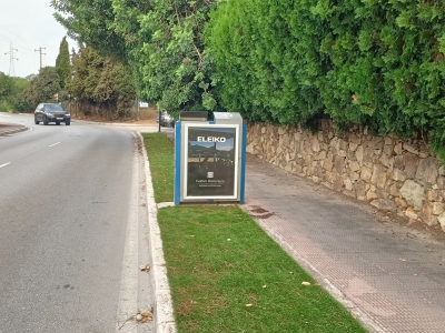 Mupi publicitario de 70x100 cm en San Pedro de Alcántara, Málaga