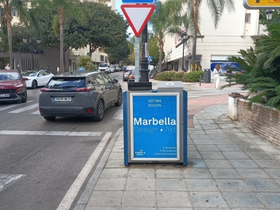 Mupi publicitario de 70x100 cm en Marbella, Málaga