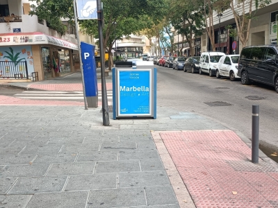 Mupi publicitario de 176x120 cm en Marbella, Málaga