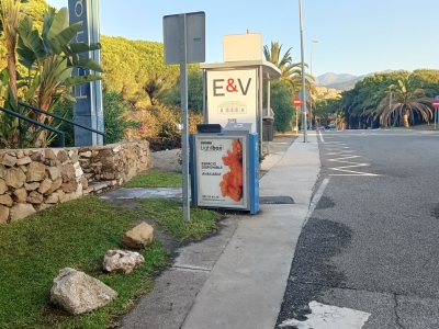 Mupi publicitario de 100x70 cm en Marbella, Málaga
