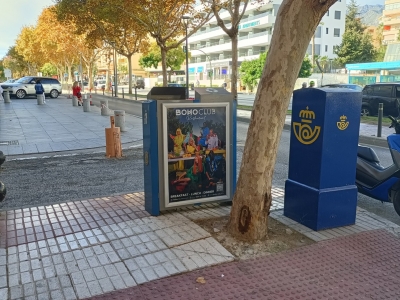 Papelera publicitaria de 100x70 cm en Marbella, Málaga
