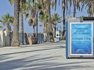 Mupi publicitario digital de 70x100 cm en Marbella, Málaga