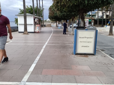 Mupi publicitario de 100x70 cm en Marbella, Málaga