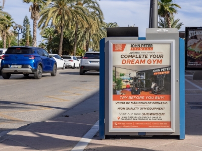 Mupi publicitario de 70x100 cm en Marbella, Málaga