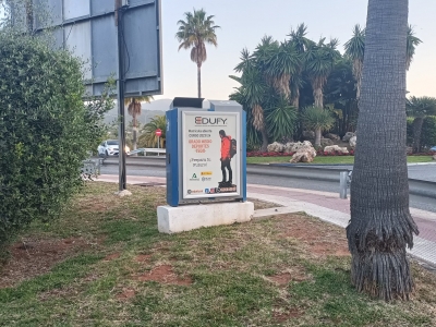 Papelera publicitaria de 100x70 cm en Marbella, Málaga