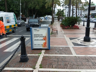 Mupi publicitario de 100x70 cm en Marbella, Málaga