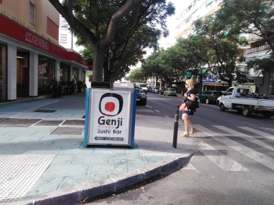 Mupi publicitario de 100x70 cm en Marbella, Málaga