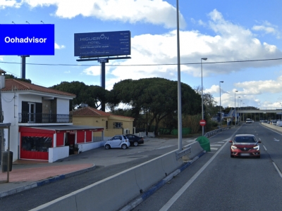 Monoposte publicitario de 12x5 m en Marbella, Málaga