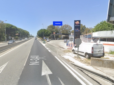 Monoposte publicitario de 12x5 m en Marbella, Málaga