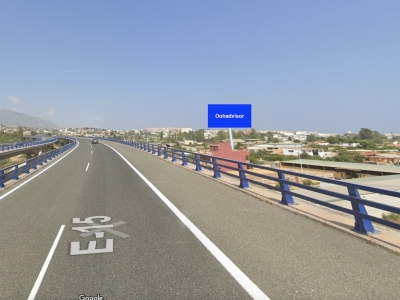 Monoposte publicitario de 12x5 m en Fuengirola, Málaga