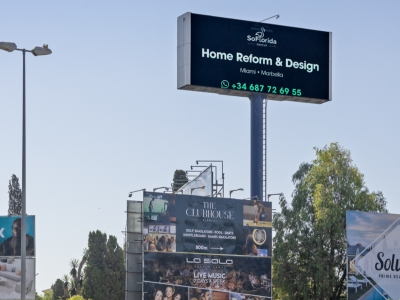 Monoposte publicitario digital de 12x5 m en Marbella, Málaga