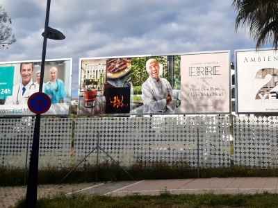 Valla publicitaria de 8x3 m en Marbella, Málaga