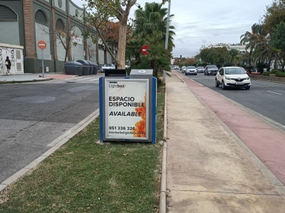 Papelera publicitaria de 100x70 cm en Marbella, Málaga