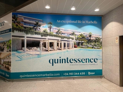 Vinilo aeropuerto de 945x350 cm en Málaga, Málaga