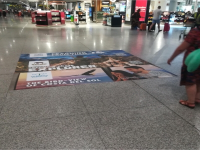 Vinilo aeropuerto de 300x300 cm en Málaga, Málaga