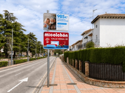 Poste publicitario de 150x50 cm en Ronda, Málaga