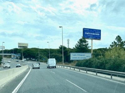 Monoposte publicitario de 10.4x5 m en Marbella, Málaga