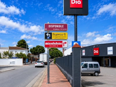 Poste publicitario de 150x50 cm en Ronda, Málaga