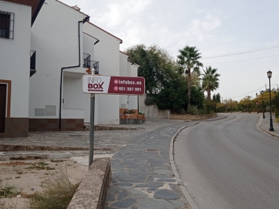 Poste publicitario de 150x50 cm en Ronda, Málaga