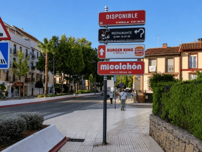 Poste publicitario de 150x50 cm en Ronda, Málaga