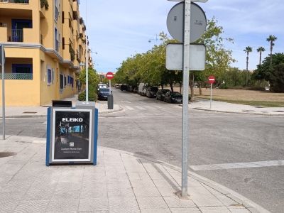 Mupi publicitario de 70x100 cm en San Pedro de Alcántara, Málaga