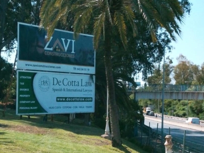 Valla publicitaria de 8x3 m en Marbella, Málaga