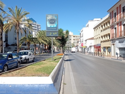 Reloj publicitario de 120x175 cm en Marbella, Málaga