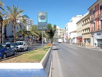 Reloj publicitario de 120x175 cm en Marbella, Málaga