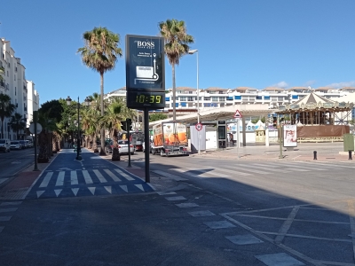 Reloj publicitario de 120x175 cm en Marbella, Málaga