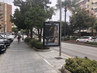 Mupi publicitario de 172x117 cm en Marbella, Málaga
