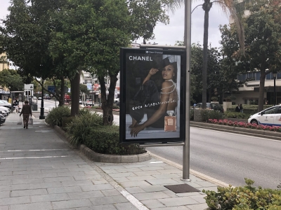 Mupi publicitario de 172x117 cm en Marbella, Málaga