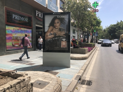 Mupi publicitario de 172x117 cm en Marbella, Málaga