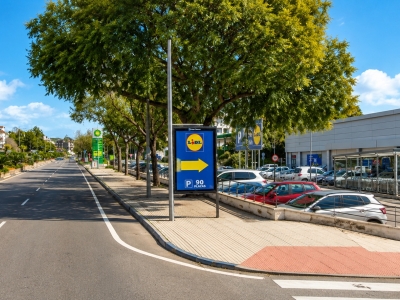 Mupi of 172x117 cm in Marbella, Málaga