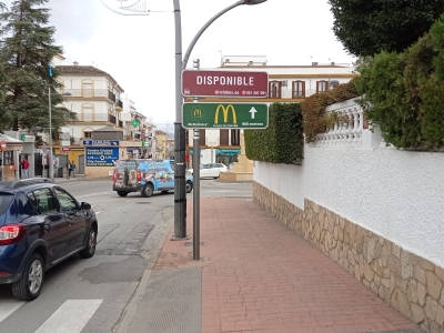 Poste publicitario de 150x50 cm en Ronda, Málaga