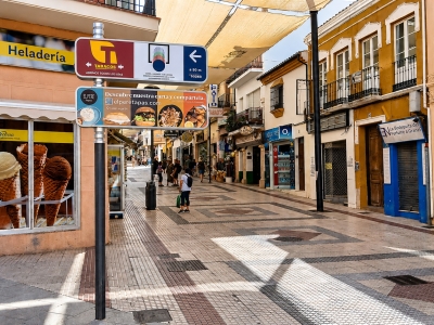 Poste publicitario de 150x50 cm en Ronda, Málaga