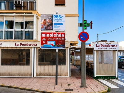 Poste publicitario de 150x50 cm en Ronda, Málaga