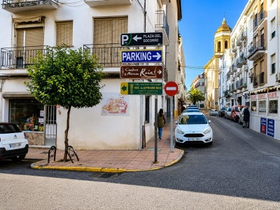 Poste publicitario de 150x50 cm en Ronda, Málaga